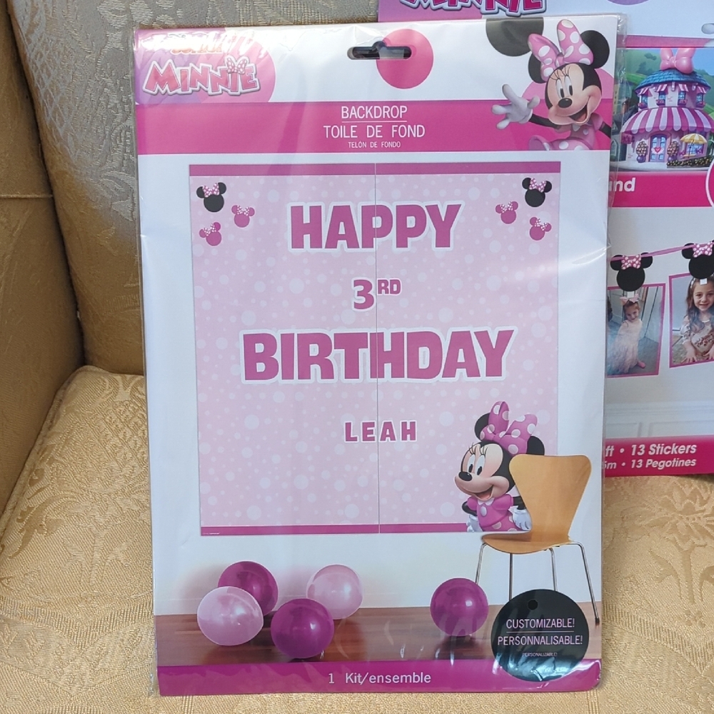 New With Tags Minnie Mouse Birthday Party Supplies Set 🩷🤍 - Picture 4 of 7